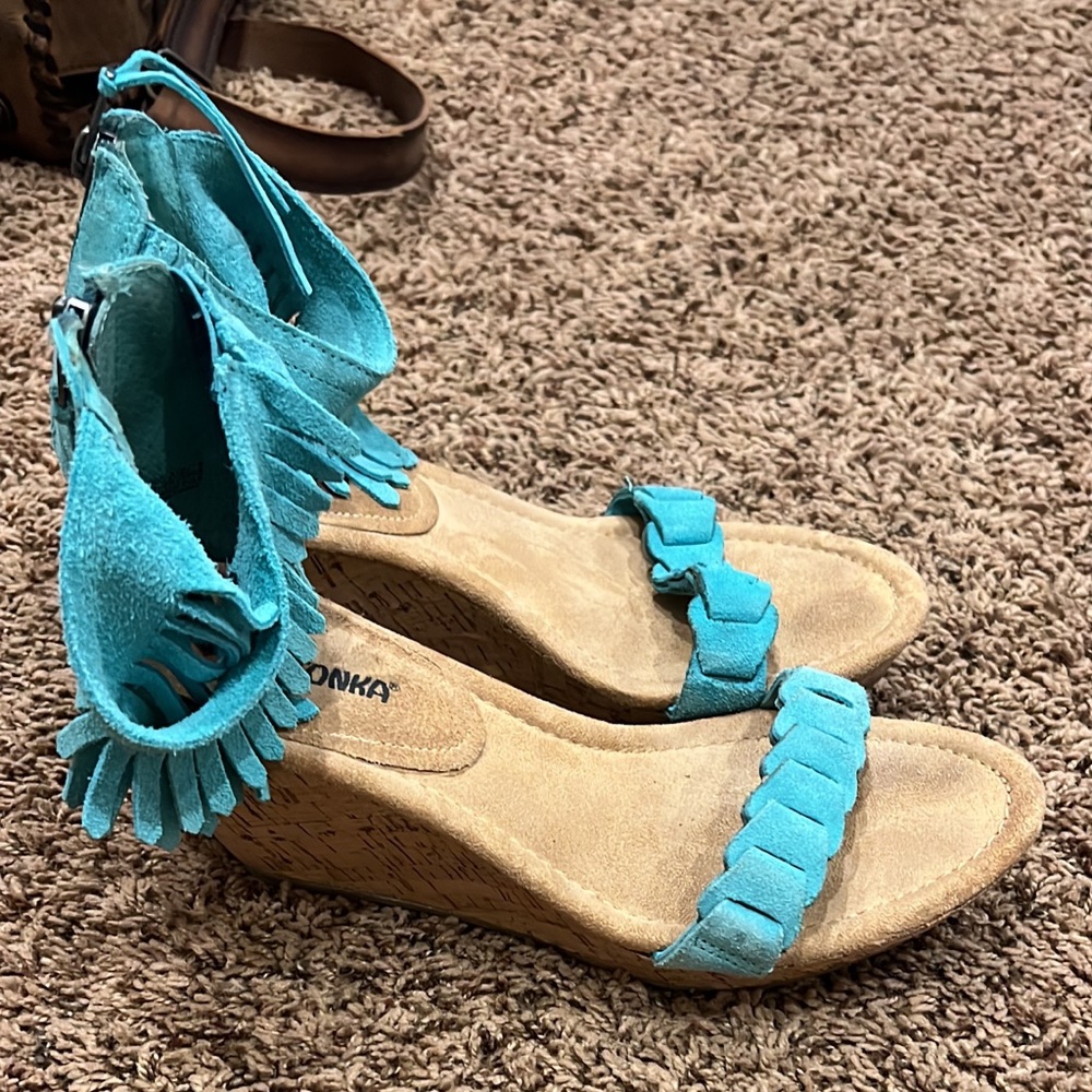 Minnetonka fringe sandals